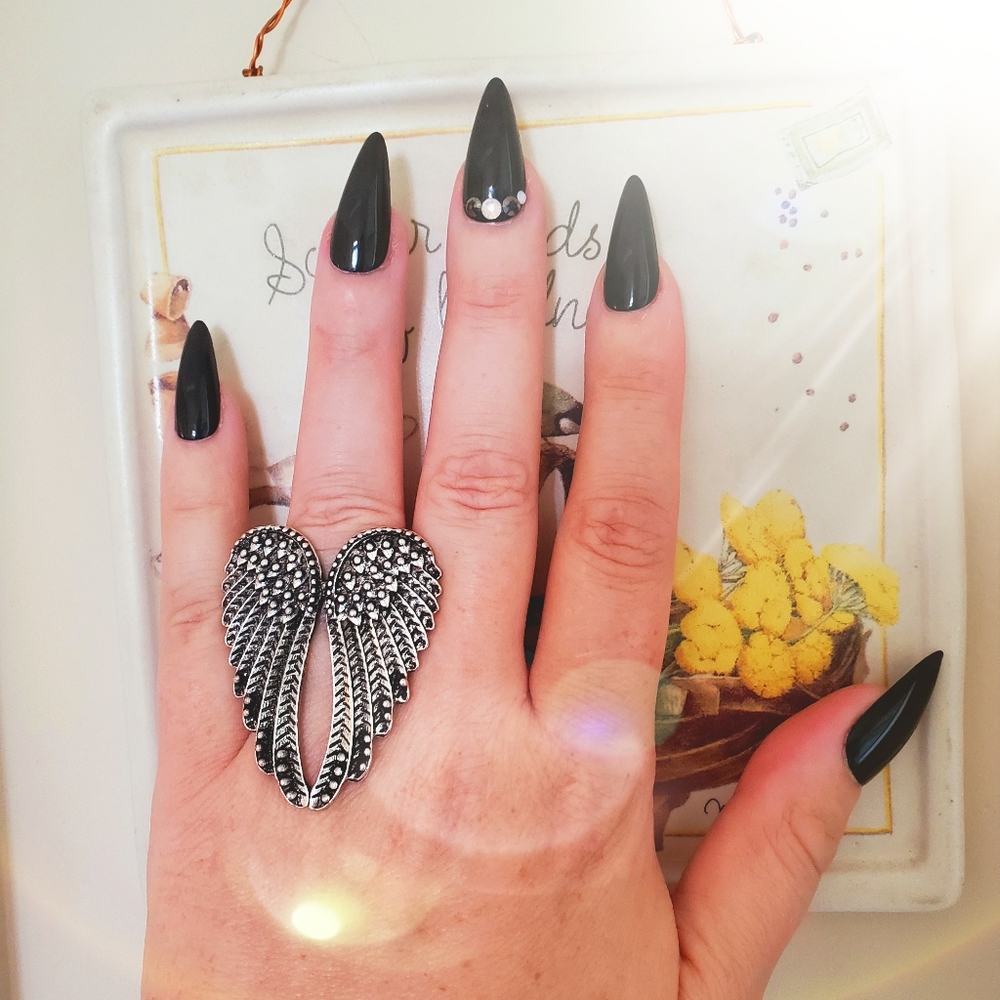 2/$20🌼 Huge Angel Wings Statement Ring NWOT - Picture 2 of 6